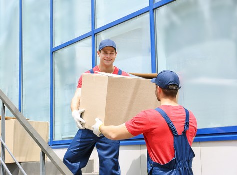 Professional packing services in Belsizepark for a smooth home move