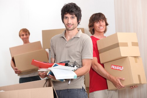 Protective packing materials and bubble wrap for fragile items