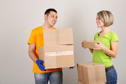Local moving team providing packing and unpacking services in Belsizepark